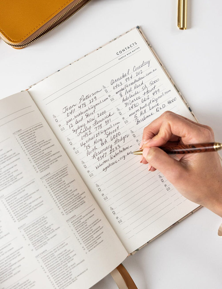 2026 Desktop Linen Bound Planner - Button Fern