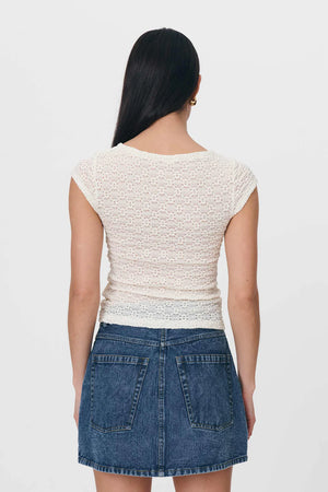 
            
                Load image into Gallery viewer, GALO DAISY LACE TEE CREME
            
        