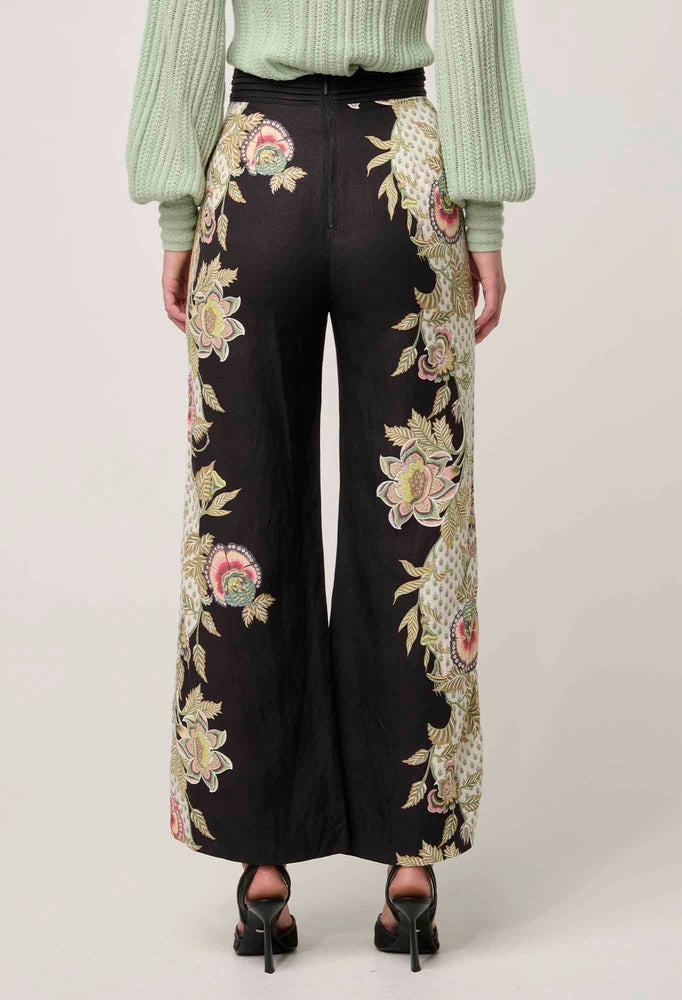 MERIDA PLACEMENT CONTRAST TRIM PLEATED WAIST LINEN VISCOSE PANT