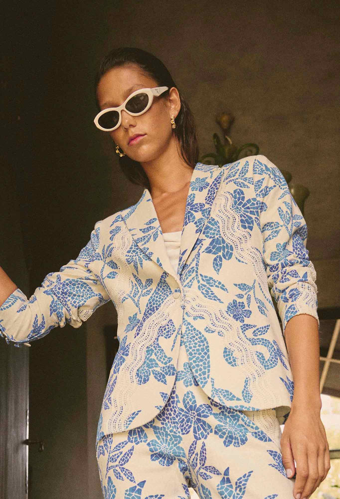 Leandro Contrast Lace Linen Viscose Stretch Blazer in Azure Mosaic