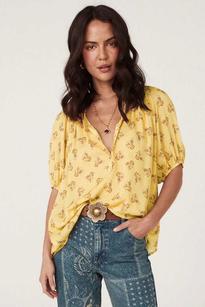 REBEL SPIRIT SHORT SLEEVE BLOUSE - DAFFODIL