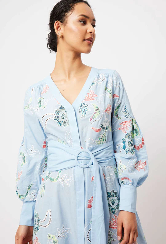 
            
                Load image into Gallery viewer, ELYSIAN EMBROIDERED COTTON COAT DRESS IN CHAMBRAY APPLIQUE
            
        