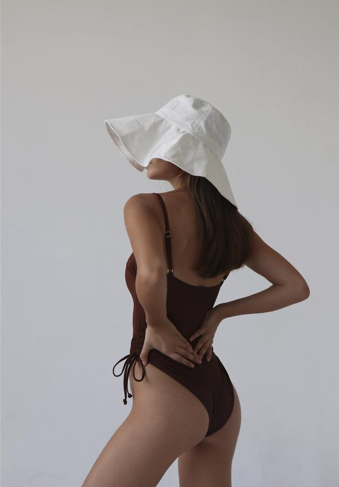 
            
                Load image into Gallery viewer, Pietro Bucket Hat AVENUE
            
        
